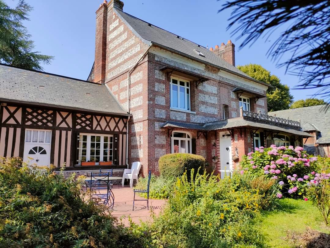 CONCERT YN’PATRIMOINE – ATELIER DE SYLVIE FAUVEL CABAL A HAUTOT-SAINT-SULPICE AVEC OSCAR FERDINAND